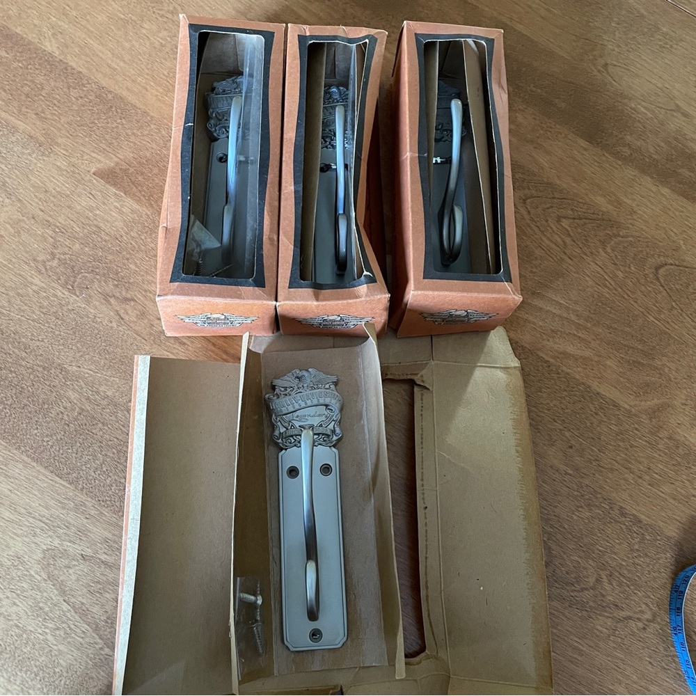 Harley Davidson Coat / Hat Hooks - Set of 4 Matching - New in Box - 96831-04V